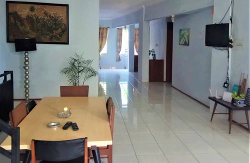 Padang House | Wisma Rumah KIta