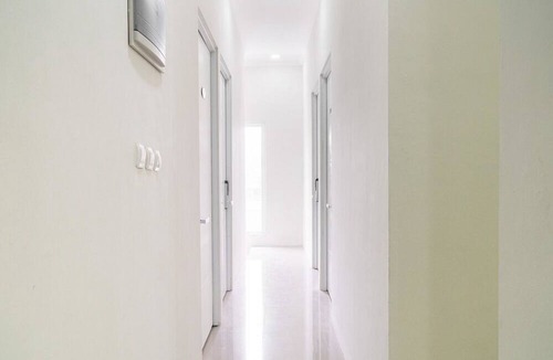 Ciakar Hotel | RedDoorz @ Garden Boulevard Citra Raya Tangerang