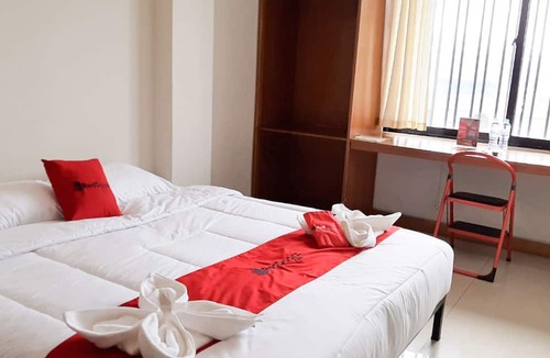 Bitung Hotel | RedDoorz Plus @ Bitung City Center