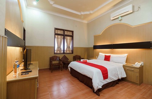 Pematangsiantar Hotel | RedDoorz near RS Harapan Pematangsiantar