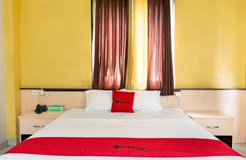 Jayapura Hotel | RedDoorz near Pelabuhan Jayapura