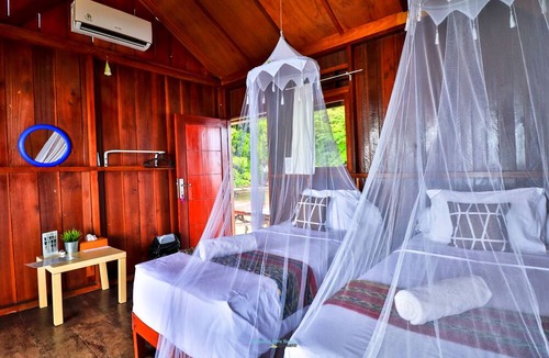 Waisai Hotel | HamuEco Dive Resort Raja Ampat