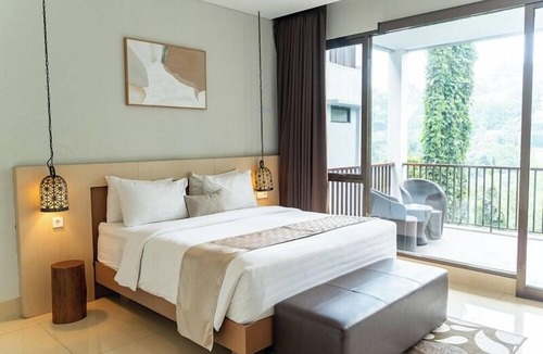 Bandung Villa | Mentari Hill View 8 BR heated pool and movie room