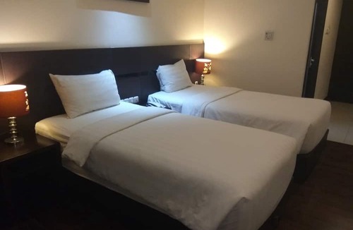 Panakkukang Hotel | Continent Centrepoint Hotel Makassar