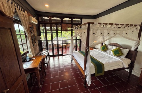 Kedewatan Hotel | Hotel Bunga Permai