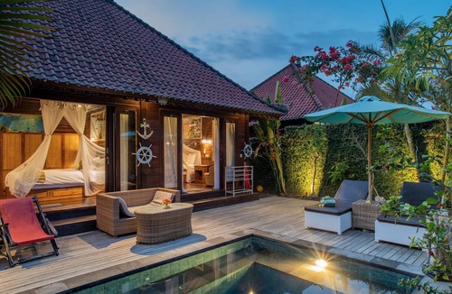 Mushroom Bay Bed & Breakfast | Sunset Garden Nusa Lembongan