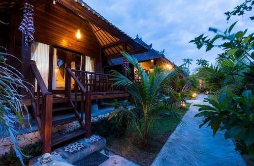 Mushroom Bay Bed & Breakfast | Sunset Garden Nusa Lembongan