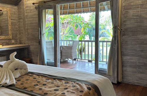 Mushroom Bay Bed & Breakfast | The Niti Hut's