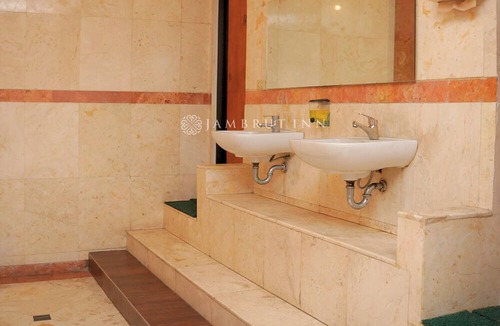 Menteng Hotel | Jambrut Inn