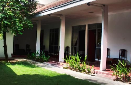 Central Yogyakarta Bed & Breakfast | Ndalem Mantrigawen