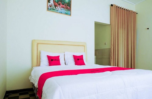 Kopeng Hotel | RedDoorz near STAB Syailendra Kopeng