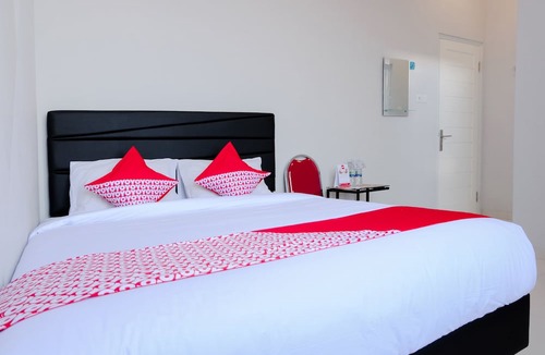 Jember Hotel | OYO 995 Alice's Homestay Syariah