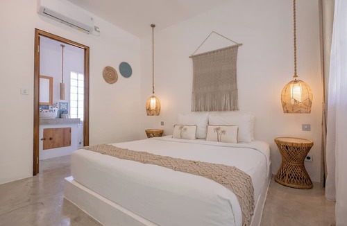Labuan Bajo Hotel | Seaesta Komodo Hotel & Hostel