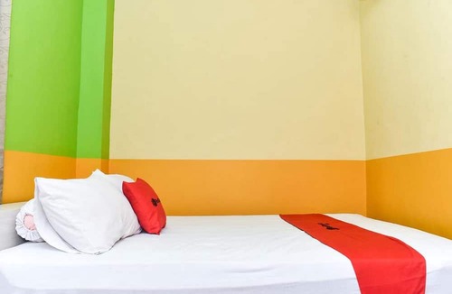 Ambon Hotel | RedDoorz near Universitas Pattimura Ambon