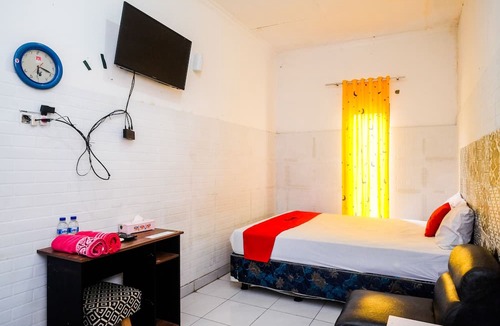 Colomadu Hotel | RedDoorz Syariah @ Colomadu 2