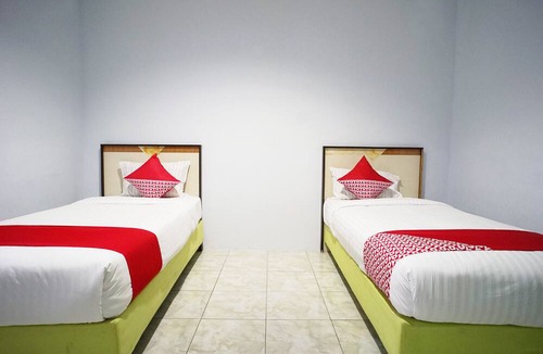 Balikpapan House | OYO 754 Nur Aziziah Guest House Syariah