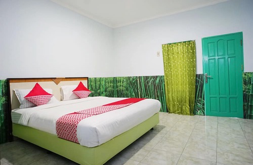Balikpapan House | OYO 754 Nur Aziziah Guest House Syariah