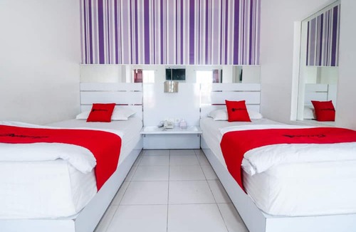 Balikpapan Hotel | RedDoorz near Terminal Batu Ampar