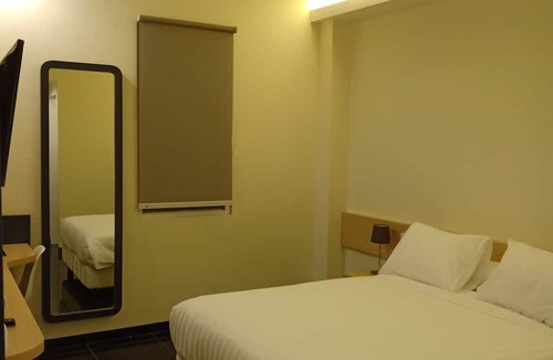 Ngasem Hotel | Front One Inn Kediri