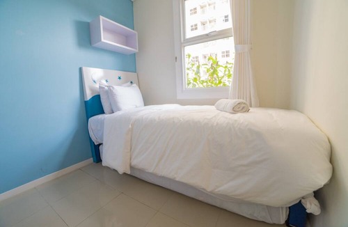 Hegarmanah Apartment | Cozy Apartment at Parahyangan Residence with Direct Access to Swimming Pool