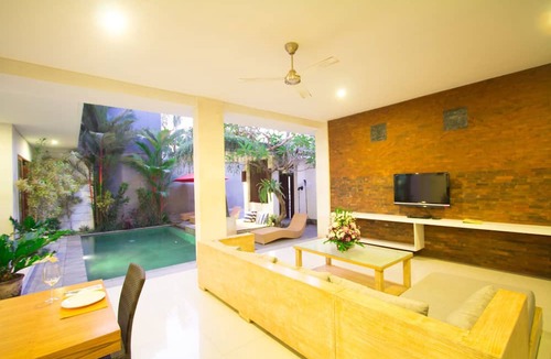 Banjar Semer Hotel | Apple Villa and Apartment