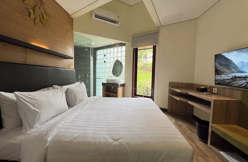 Oro Oro Ombo Villa | Villa 4-BR Klub Bunga No. 8 Batu Malang