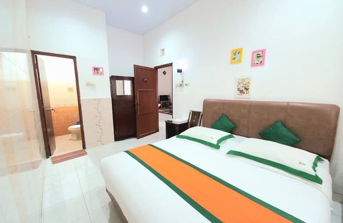 Mlati Villa | Homestay Jogja dekat Taman Pelangi by Simply Homy