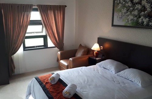 Banyuwangi House | de Lungguh Family Homestay