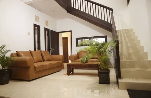 Banyuwangi House | de Lungguh Family Homestay
