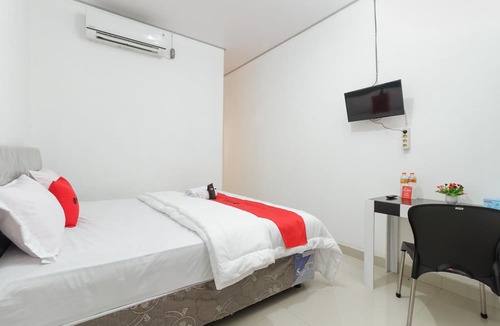 Banjarmasin House | RedDoorz near RSU Suaka Insan