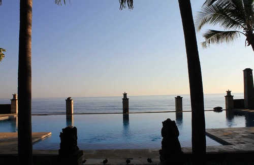 Bukti Villa | The Ning Beach & Villa