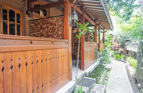 Sumberagung Bed & Breakfast | Wisma Pulau Merah