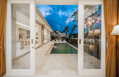 Kutuh Kaja Villa | 3 Bedroom villa with ricefield view