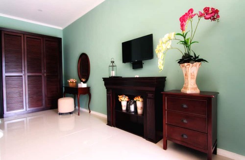 Semarang House | Omah Madam Bed & Breakfast