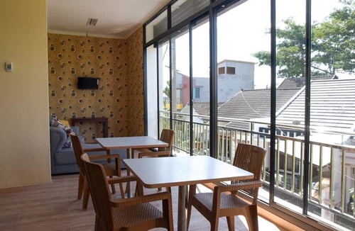 Kalasan Hotel | RedDoorz near Terminal A Adisucipto Airport