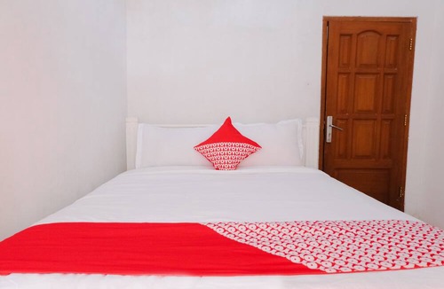 Batu Hotel | OYO Life 538 Villa Handayani Syariah