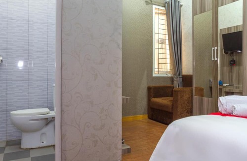 Cileunyi House | RedDoorz Plus near IPDN