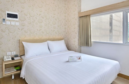 Melawai Hotel | Whiz Hotel Falatehan Jakarta