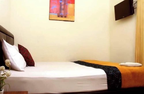 Bandung House | Bantal Guling Trans