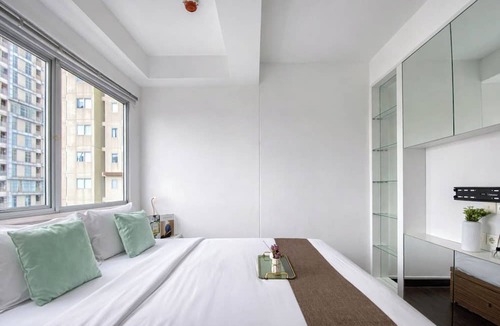 Cipulir Apartment | Lavish White 1Br With Working Room At Pakubuwono Terrace Apartment