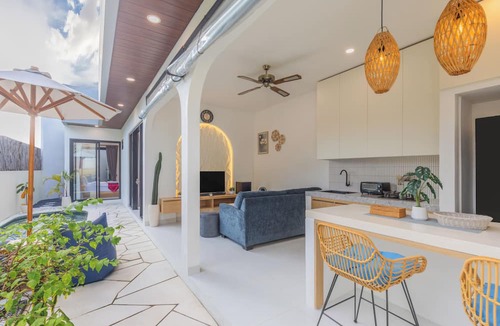 Sunset Road Villa | Ebony Villa Kerobokan
