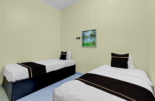 Banguntapan Hotel | OYO 95136 Jec Plumbon Homestay Syariah