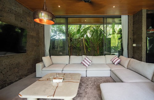Batuan Villa | Kelapa Luxury Villa