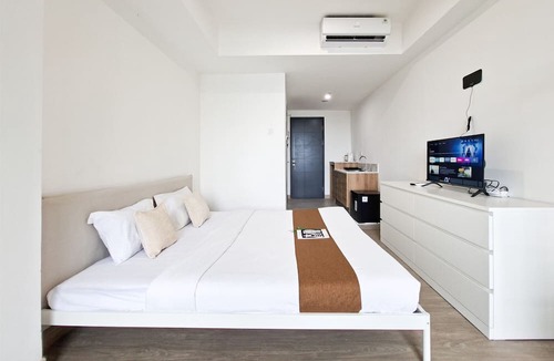 Panunggangan Utara Apartment | Homelike And Relaxing Studio Apartment Collins Boulevard