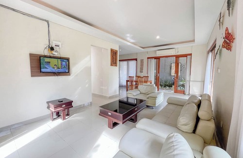 BTDC Apartment | Homey And Magnificent 3Br At Villa Casa De Uli