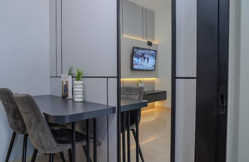 Old Jakarta Apartment | Urban Grey 1Br At Sudirman Suites Apartment
