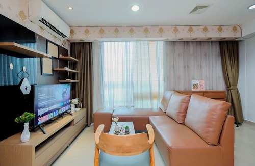 Kebagusan Apartment | Wood Accents 2Br At Tamansari The Hive Apartment
