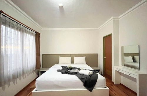 Bandung Apartment | Spacious White 3Br At Grand Setiabudi Apartment