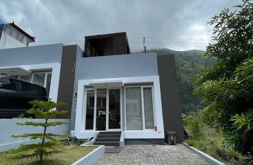 Ngadisari Villa | Orlando Hill Villa