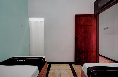 Malang Hotel | OYO 95035 Harmony Guest House Syariah